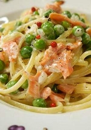 スモークサーモンとグリーンピースのパスタ-レシピのメイン写真