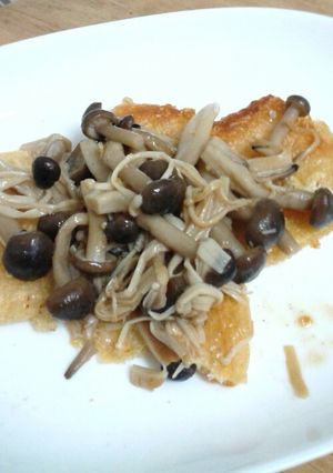 焼きお揚げ バター醤油キノコ乗せ-レシピのメイン写真