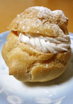 ほんのりいちごが香るダノンクリーム-レシピのメイン写真
