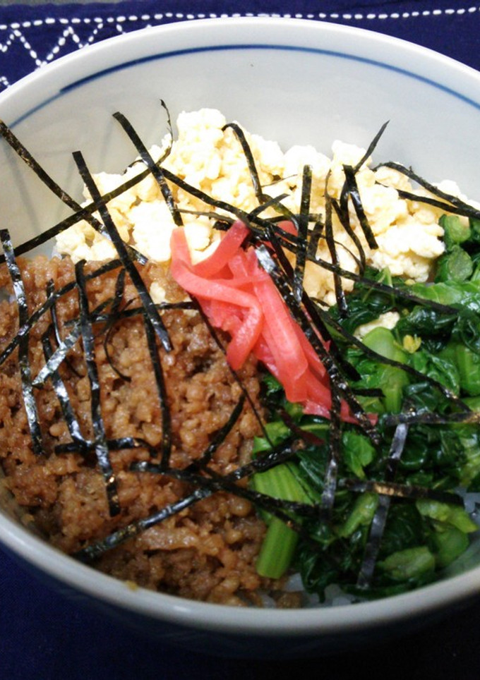 なばなととりそぼろの３色丼-レシピのメイン写真