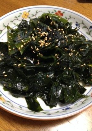 ミネラル・食物繊維たっぷり！ワカメ炒め♫-レシピのメイン写真
