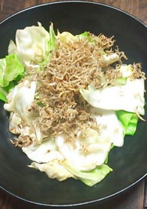 カリカリじゃこ乗せキャベツ炒め-レシピのメイン写真