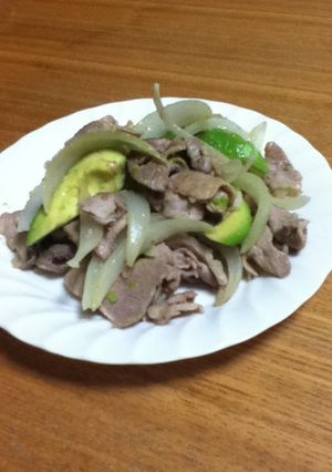 豚肉と玉葱とアボカドのあっさり炒め-レシピのメイン写真