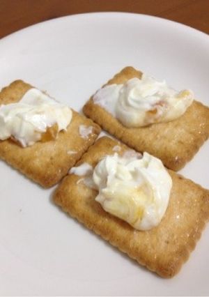 レアチーズケーキみたいなクラッカー-レシピのメイン写真