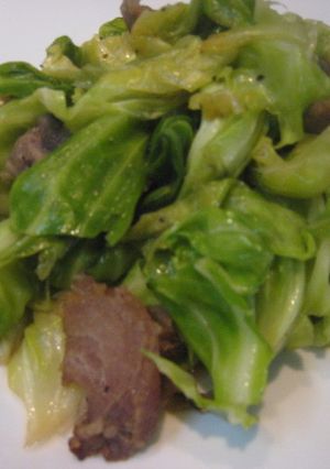 キャベツと牛のすじ肉の塩炒め-レシピのメイン写真
