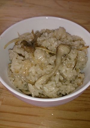 舞茸と生姜とダシダだけ♪炊き込みご飯-レシピのメイン写真