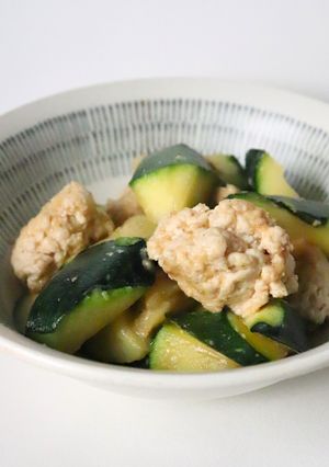 美味★鶏ミンチ団子とズッキーニの味噌炒め-レシピのメイン写真