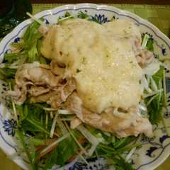 รูปของ 野菜たっぷり！冷しゃぶのとろろソースがけ