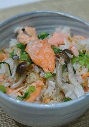 塩鮭ときのこの炊き込みごはん-レシピのメイン写真