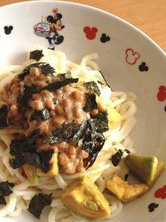 ヘルシー?!簡単!アボカド納豆うどん♪-レシピのメイン写真