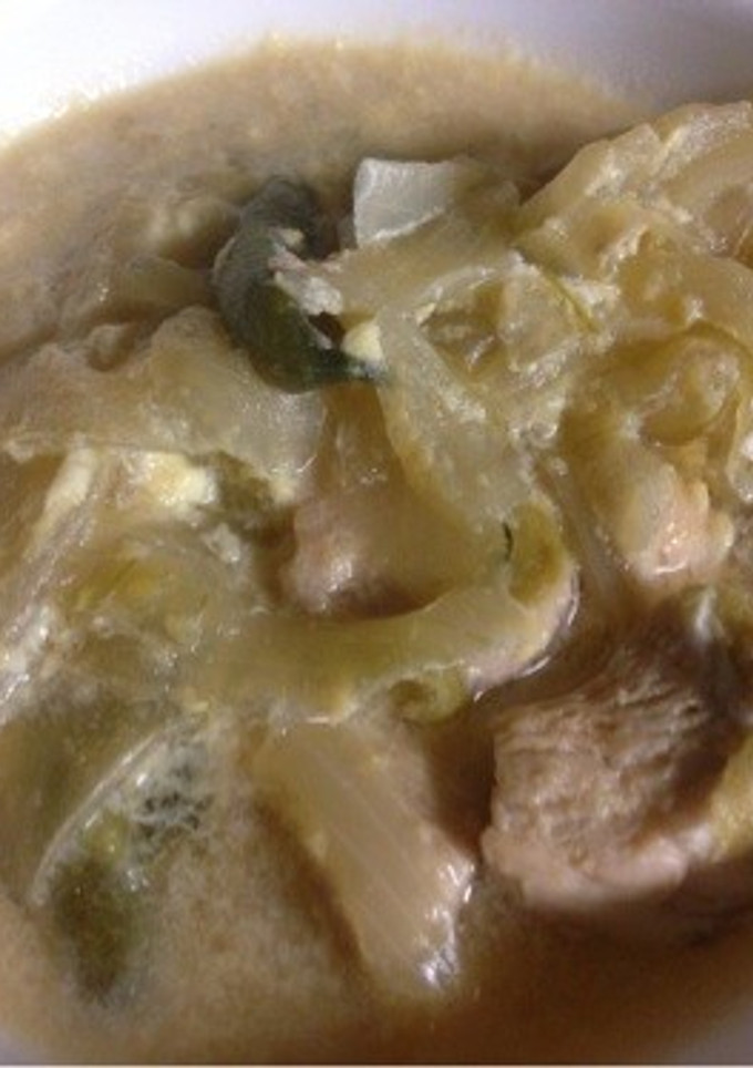 お袋の味♡鶏肉と玉ねぎの卵とじ-レシピのメイン写真