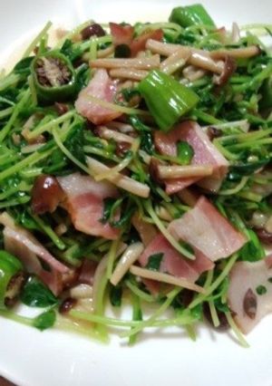 超簡単☆豆苗と山えのきのベーコン炒め！-レシピのメイン写真