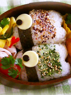 簡単キャラ弁:こいのぼりのおにぎり-レシピのメイン写真