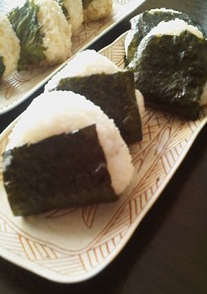 コストコプルコギでおにぎり-レシピのメイン写真