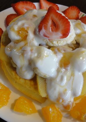 ２層のダノンビオとパンケーキ-レシピのメイン写真