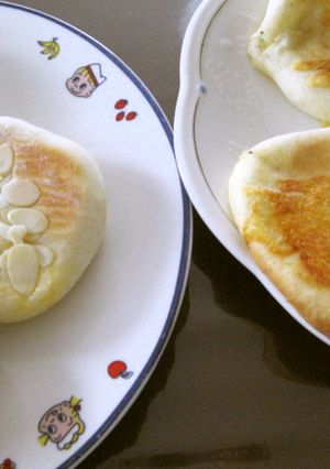 チーズとクリームの平焼きパン2種-レシピのメイン写真
