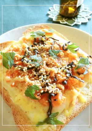 食感イイネ♡ 刻み人参×塩昆布トースト-レシピのメイン写真