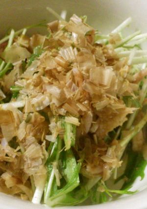 水菜とかつおぶしの梅ドレサラダ-レシピのメイン写真