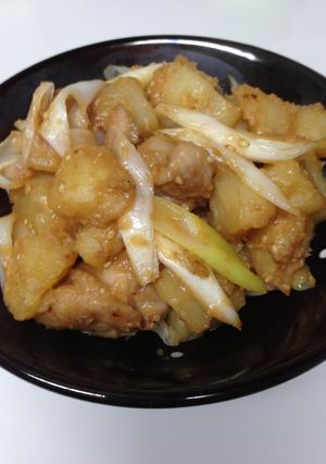 鶏肉とじゃがいもの胡麻味噌炒め-レシピのメイン写真