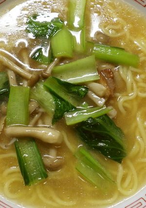 小松菜とぶなしめじのインスタントラーメン-レシピのメイン写真