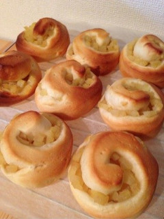 HBで!濃いミルク風味のリンゴパン♪-レシピのメイン写真