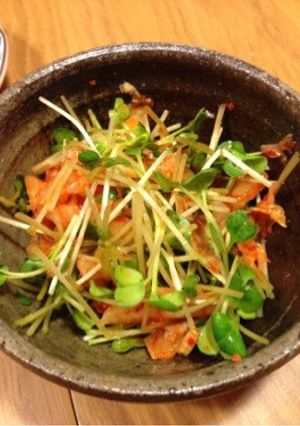 一手間で簡単小鉢！キムチと貝割れの和え物-レシピのメイン写真