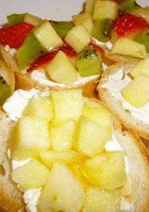 フルーツ＆ハニーの濃厚ヨーグルトカナッペ-レシピのメイン写真