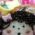 パーマヘアーの女の子お弁当