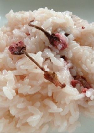 味付けは浅漬けの素と塩圧力鍋で桜の花ご飯-レシピのメイン写真
