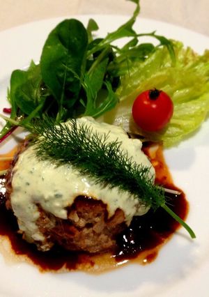 ハンバーグ＊胡瓜とヨーグルトのソース-レシピのメイン写真