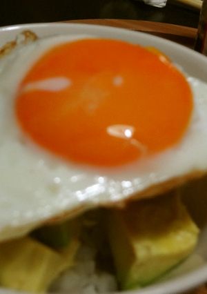 美容に☆簡単☆アボガド目立焼きのっけご飯-レシピのメイン写真