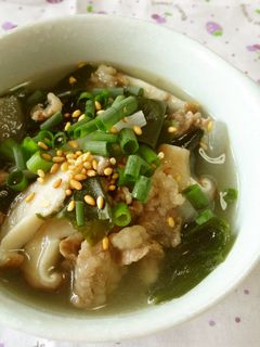 ボリュ~ム満点♪牛肉入りわかめスープ-レシピのメイン写真