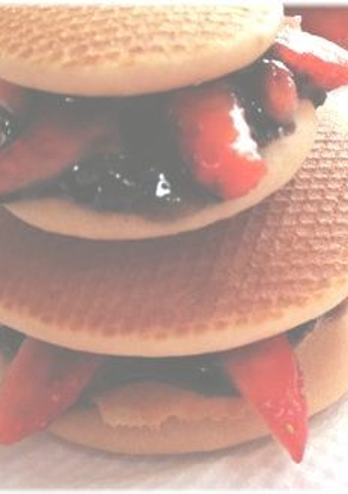 黒ごま餡の苺どらやき-レシピのメイン写真