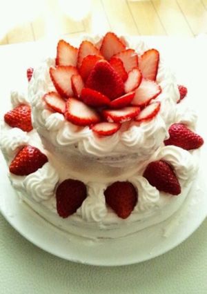 イチゴたっぷりデコレーションケーキ-レシピのメイン写真