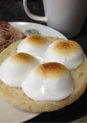 ＊激簡単！焼マシュマロのオープンサンド＊-レシピのメイン写真