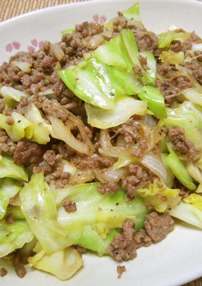 合挽きとキャベツの炒め物-レシピのメイン写真