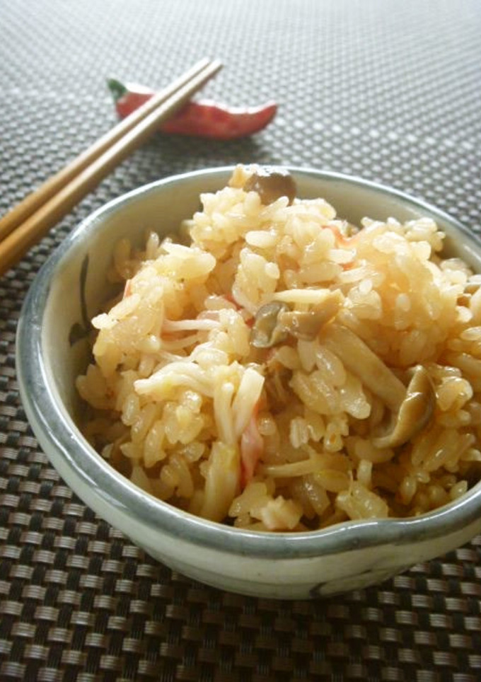 炊飯器で☆きのこ中華炊き込み御飯-レシピのメイン写真