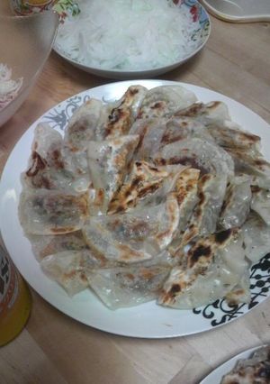 春菊ギョウザ☆ビールに最高♪-レシピのメイン写真