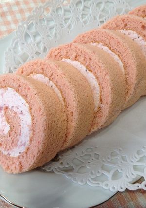 ふわっ♡いちごクリームの春色ロールケーキ-レシピのメイン写真