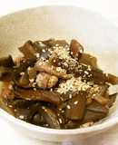 保存食里芋の茎ズイキと昆布の煮物