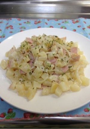 フライパンひとつで！ハムじゃがマヨ炒め-レシピのメイン写真