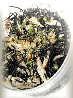 栄養満点♪ひじきと蒸し鶏の簡単サラダ!-レシピのメイン写真