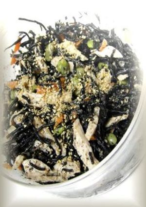 栄養満点♪ひじきと蒸し鶏の簡単サラダ！-レシピのメイン写真