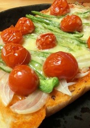 ミニトマトでジューシーピザトースト-レシピのメイン写真