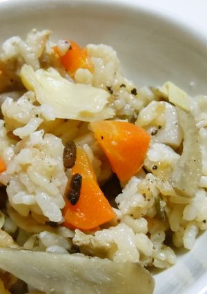 具>ご飯。筍蓮根ゴボウキノコ鶏肉人参ご飯-レシピのメイン写真