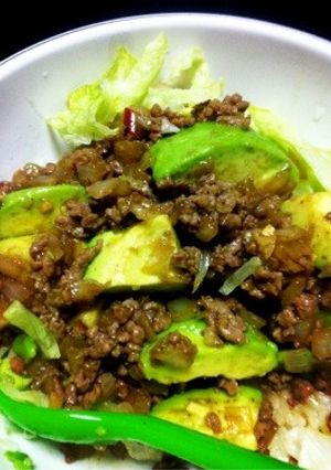 ピリ辛★挽肉アボカどん-レシピのメイン写真