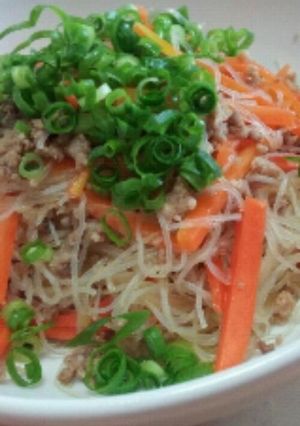 にんじんとひき肉とビーフンの炒め物-レシピのメイン写真