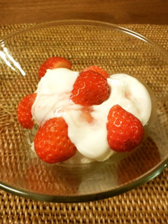 いちごヨーグルトパフェ-レシピのメイン写真