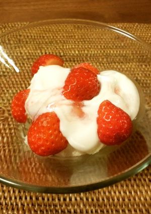 いちごヨーグルトパフェ-レシピのメイン写真