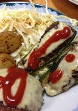 ピーマンのチーズ肉詰め＆チーズバーグ-レシピのメイン写真
